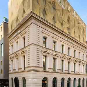 Otel Pullman *****